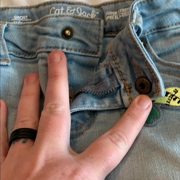 Girls cutoff style Jean shorts with butterflies - Picture 2 of 7